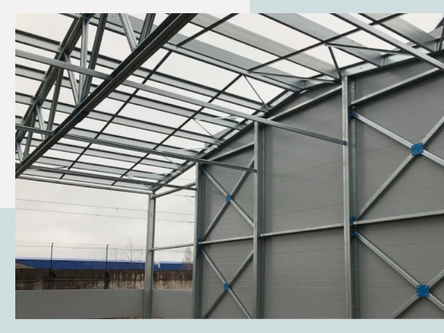 Каркасные ангары от СтальСтрой-Дмт по цене от 618 руб.